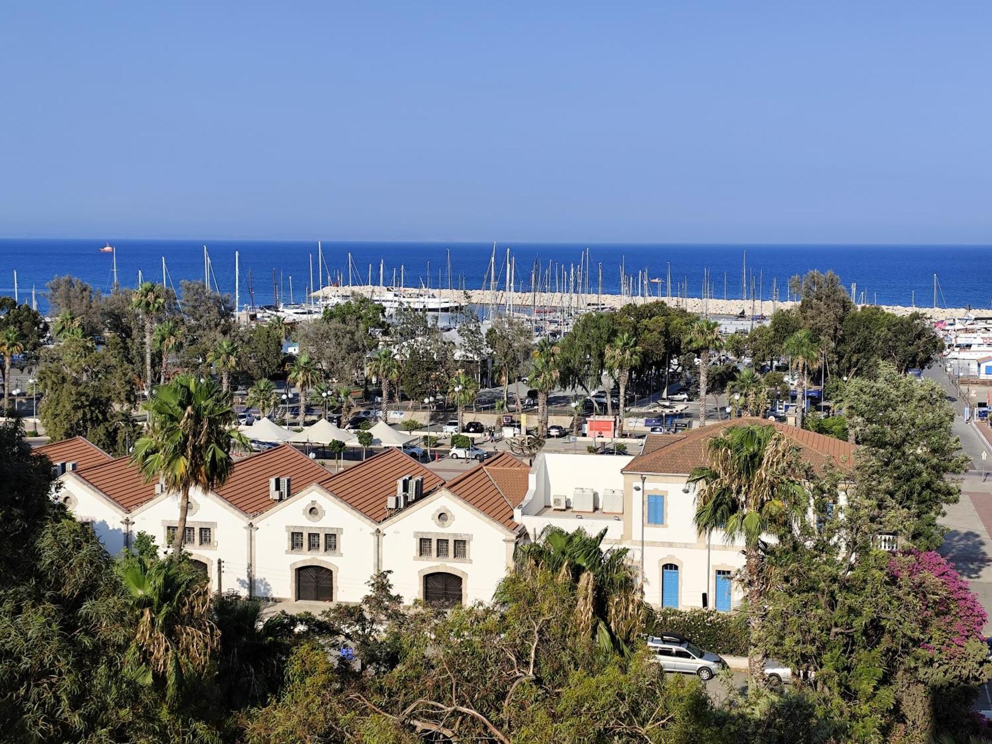 Marina View Seaside Apartment Larnaca Exterior foto